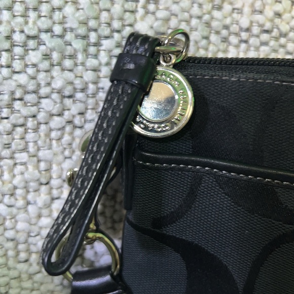 Coach 42029 black crossbody purse Shoulder Strap Bag Monogram Signature - Picture 5 of 9
